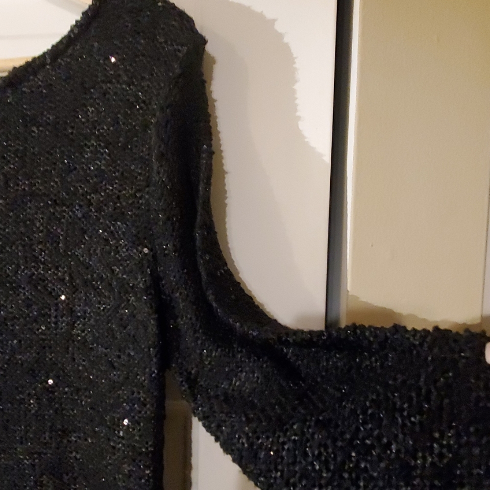 Sweater - Picture 4 of 4